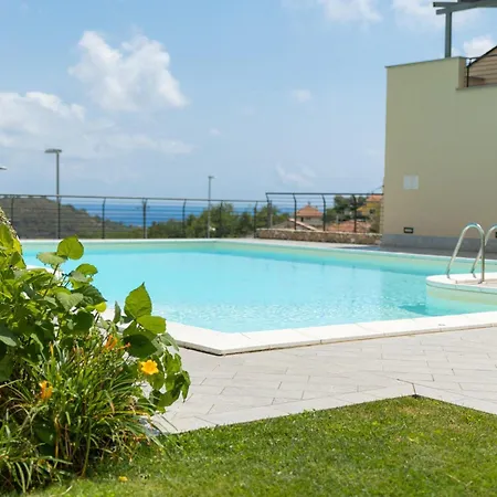 Perla Abernathy - Haus Mit Pool Und Garten By Interhome Lejlighed Toirano